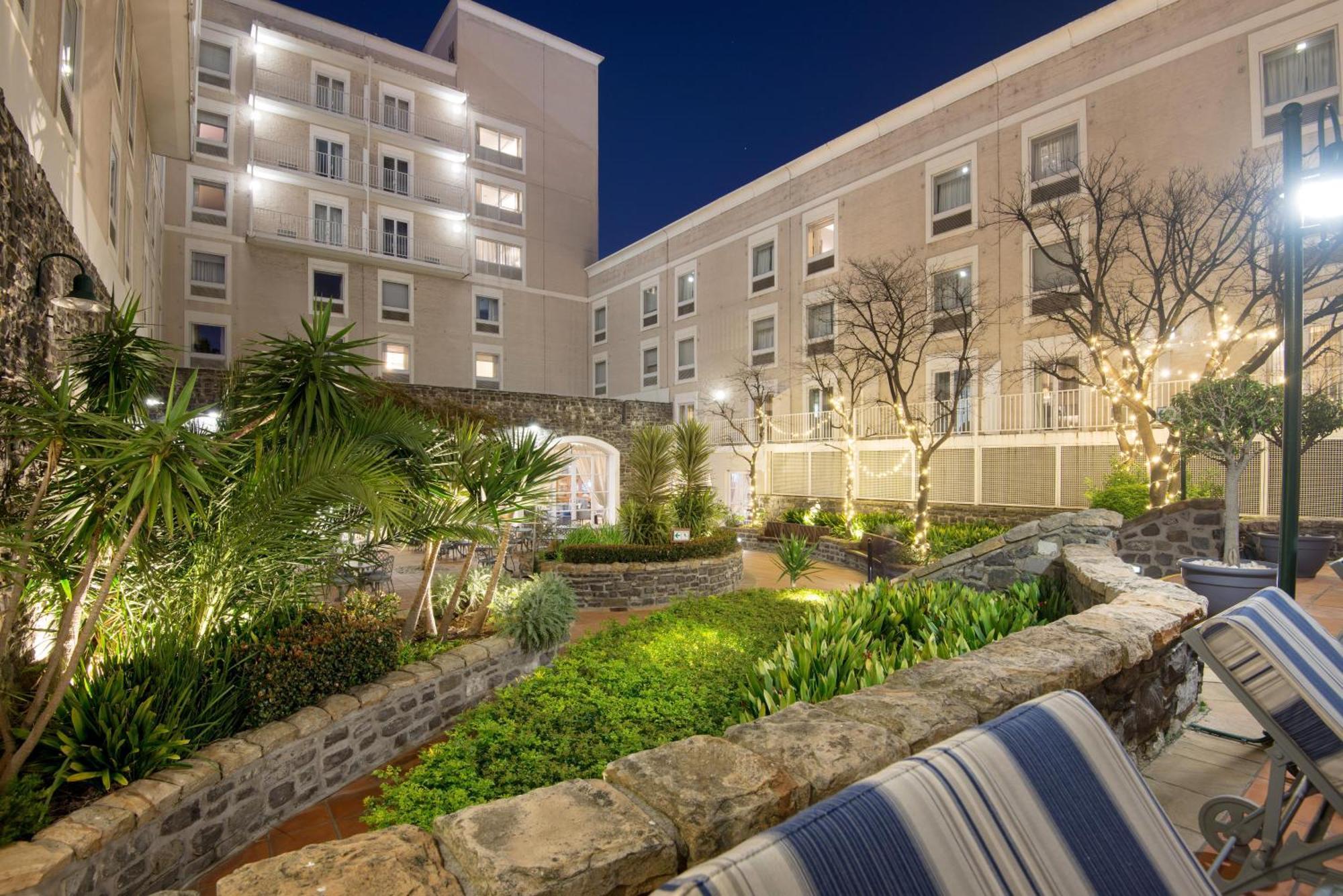 The Commodore Hotel Cape Town Exterior photo